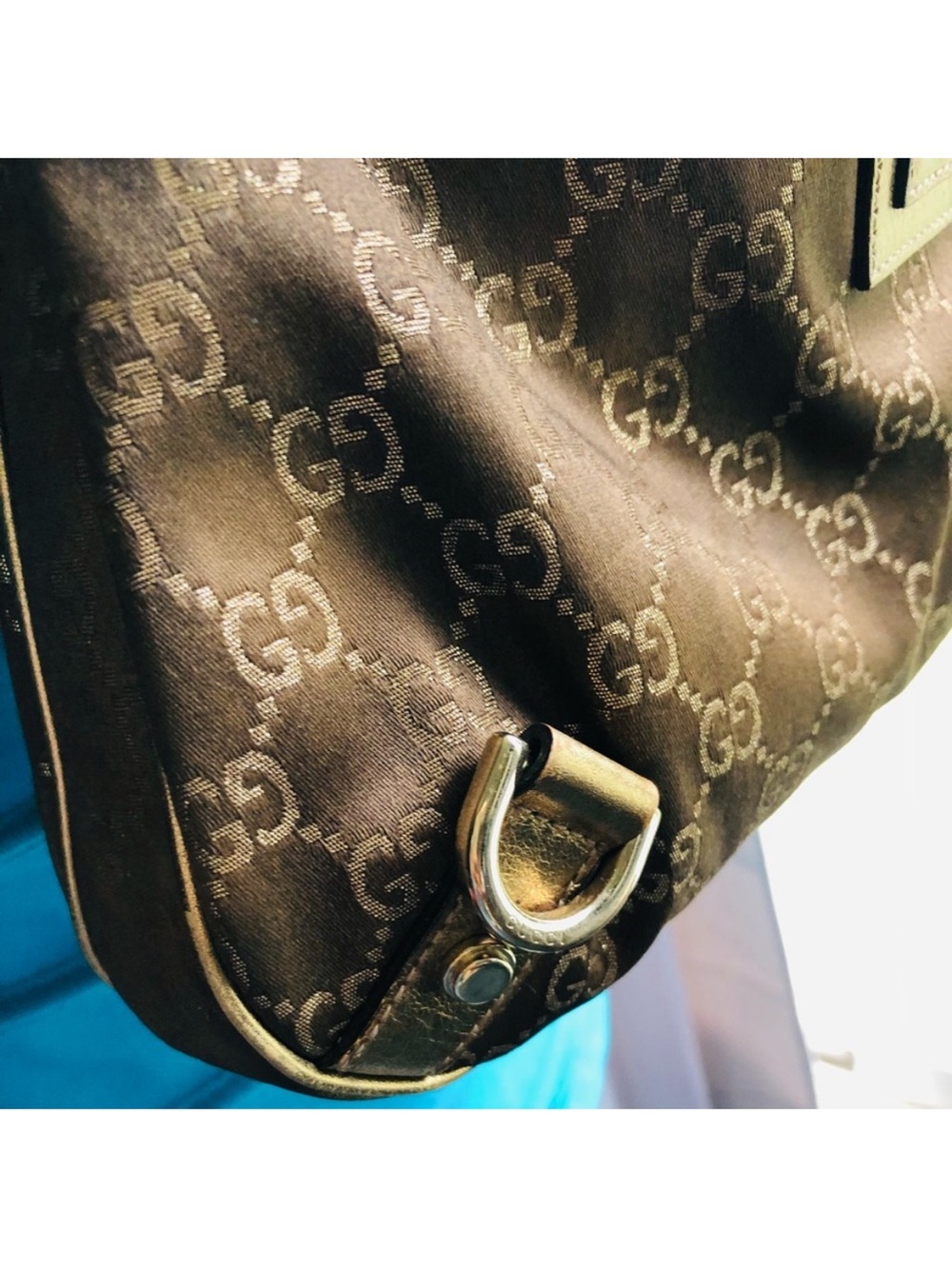 Gucci Brown GG Canvas Shoulder Bag with Gold-Tone Hardware - Picture 7 of 11